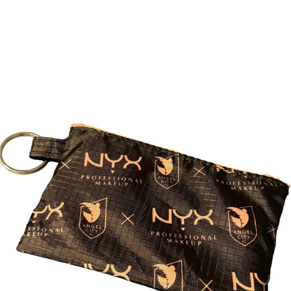 NYX Professional Makeup set. Includes lip gloss, eye pencil and nylon pouch. NWT - Picture 8 of 9
